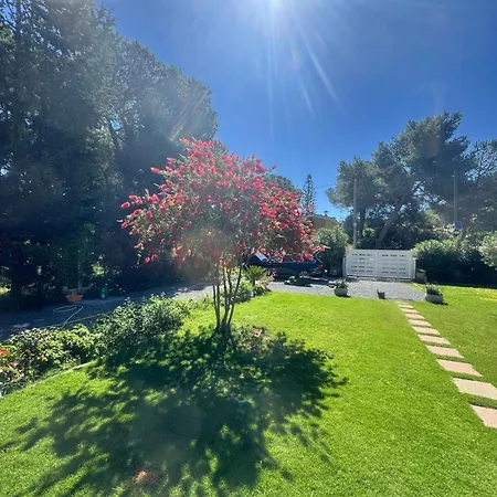 Maya With Garden 1000m To 300m From The Sea In Pula