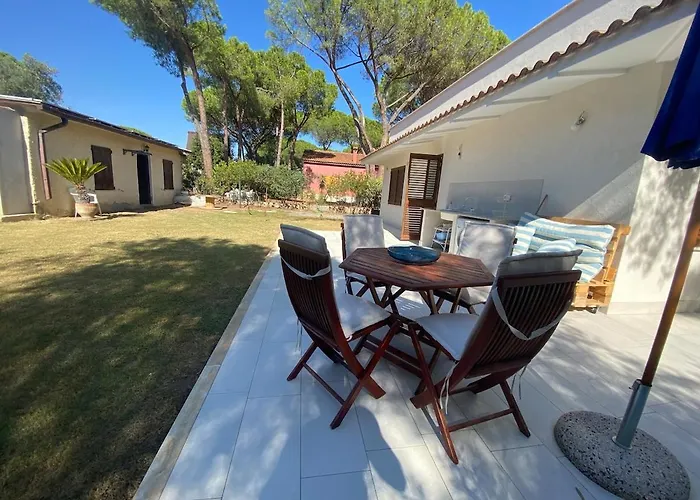 Villa Maya With Garden 1000m To 300m From The Sea In Pula *